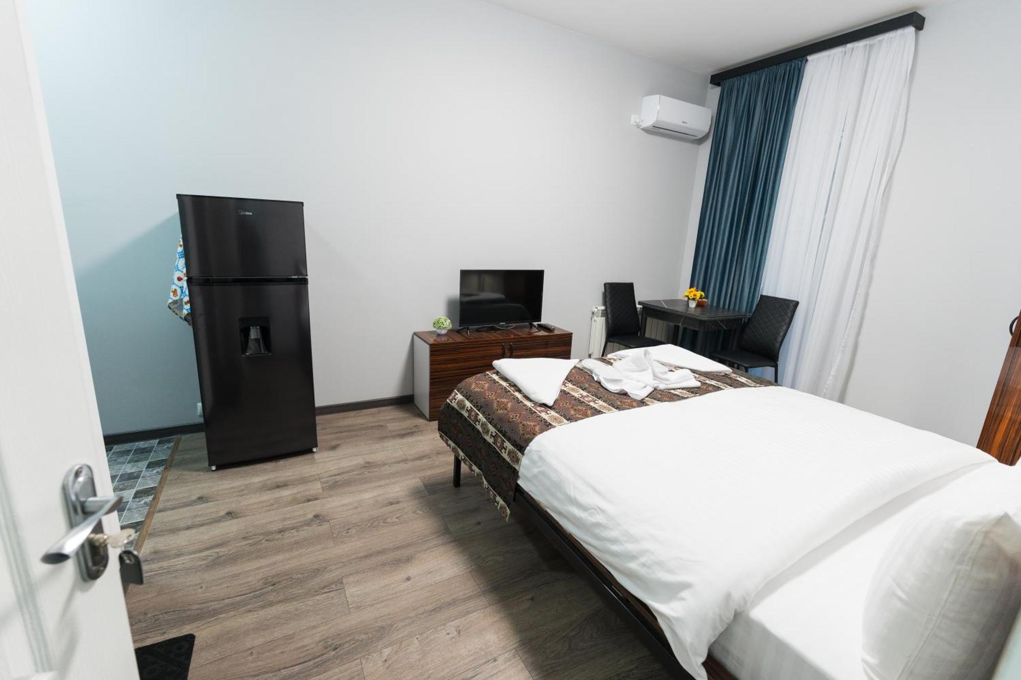 Gh Family Hotel エレバン エクステリア 写真