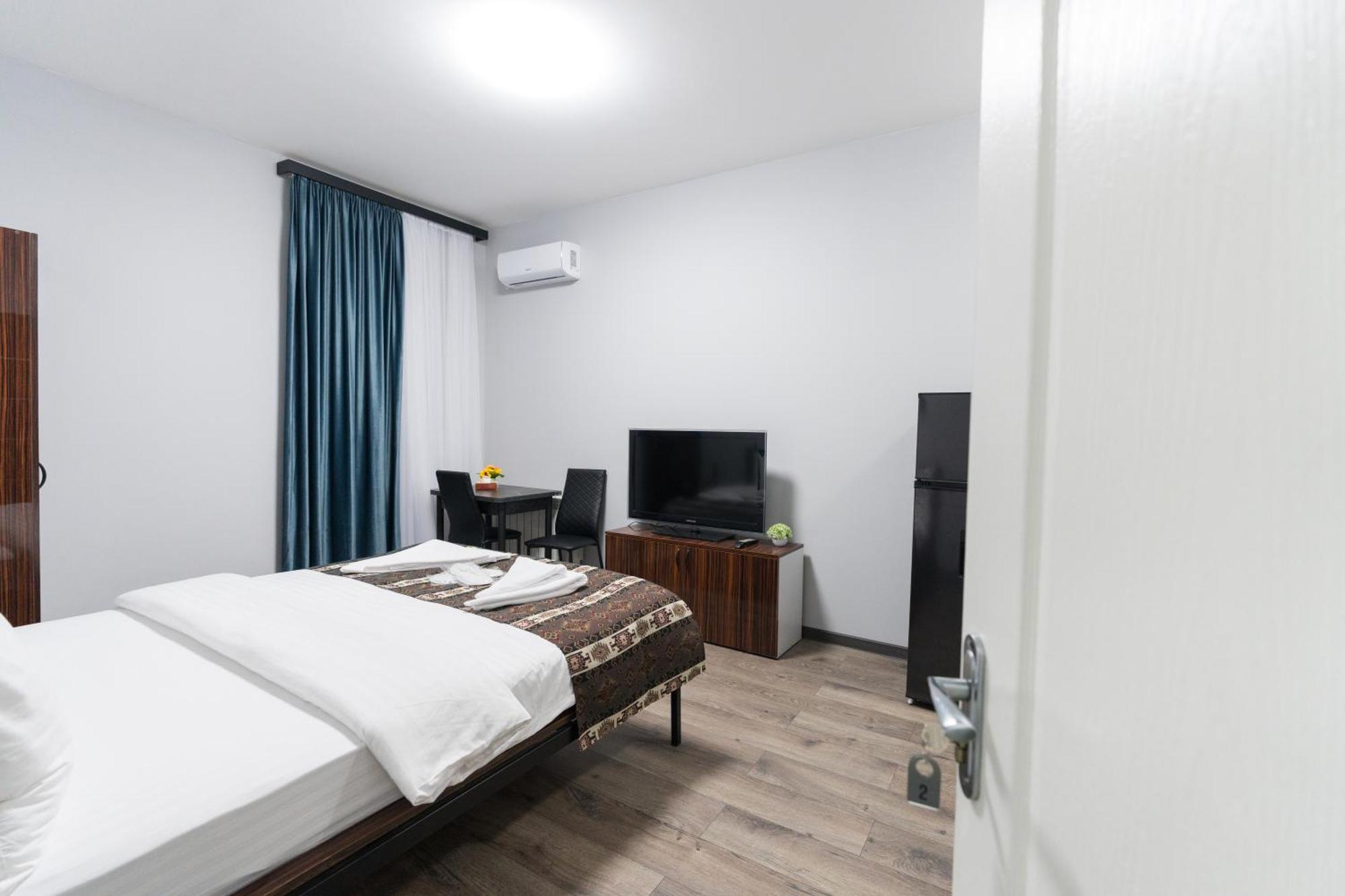 Gh Family Hotel エレバン エクステリア 写真